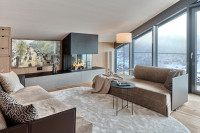 Heller Wohnraum mit Küche